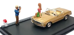 Mercedes-Benz 280SL gold with diorama 1:43